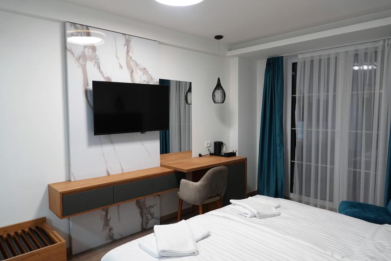 Dishli & Hotel