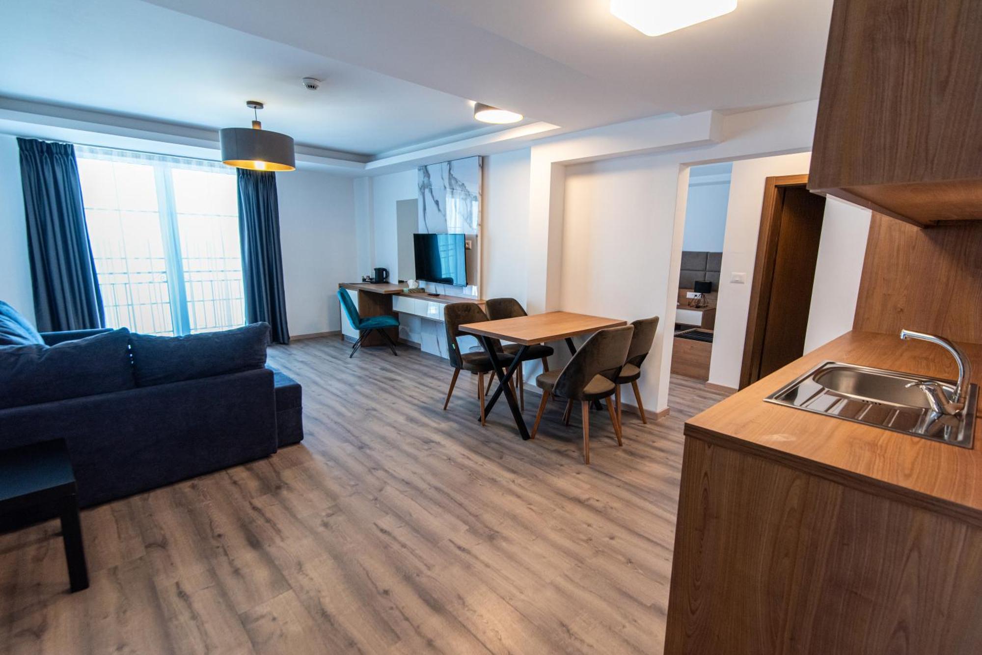 Dishli & 4* Struga